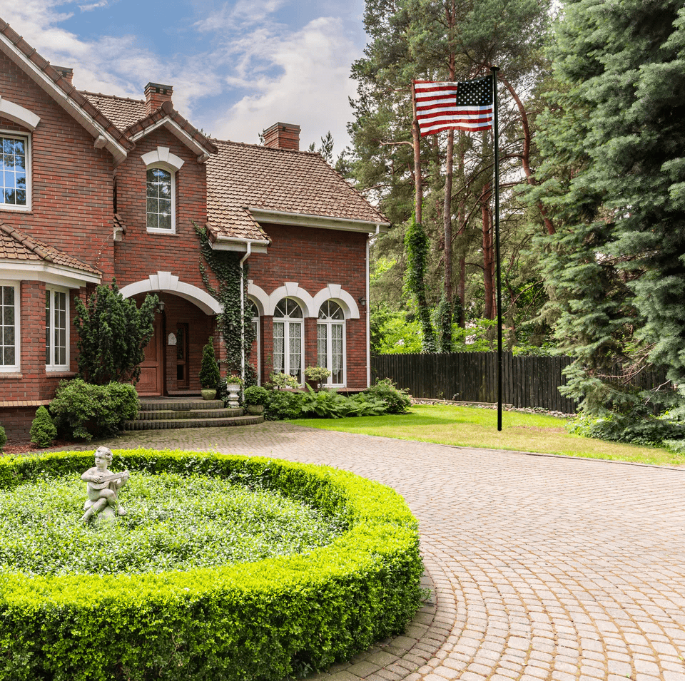 Flagpole Buying Guide: What to Know Before You Buy