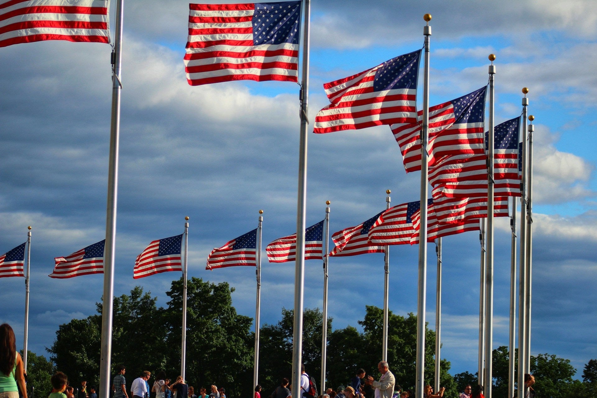 Why Your Flag Frays So Quickly — And How to Make It Last 3× Longer